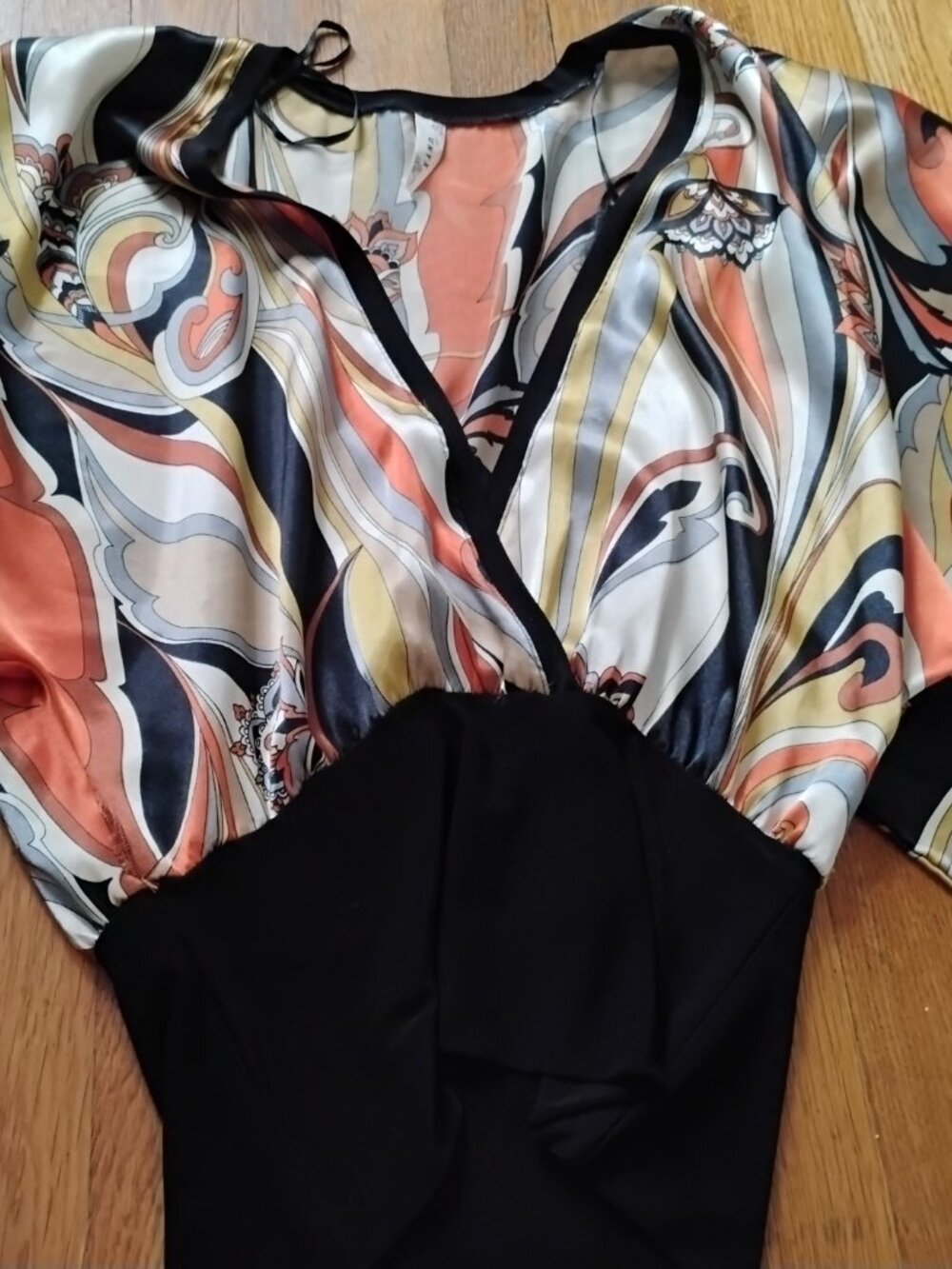 Abstract Top 🧡 💛 🖤 - Picture 2 of 8